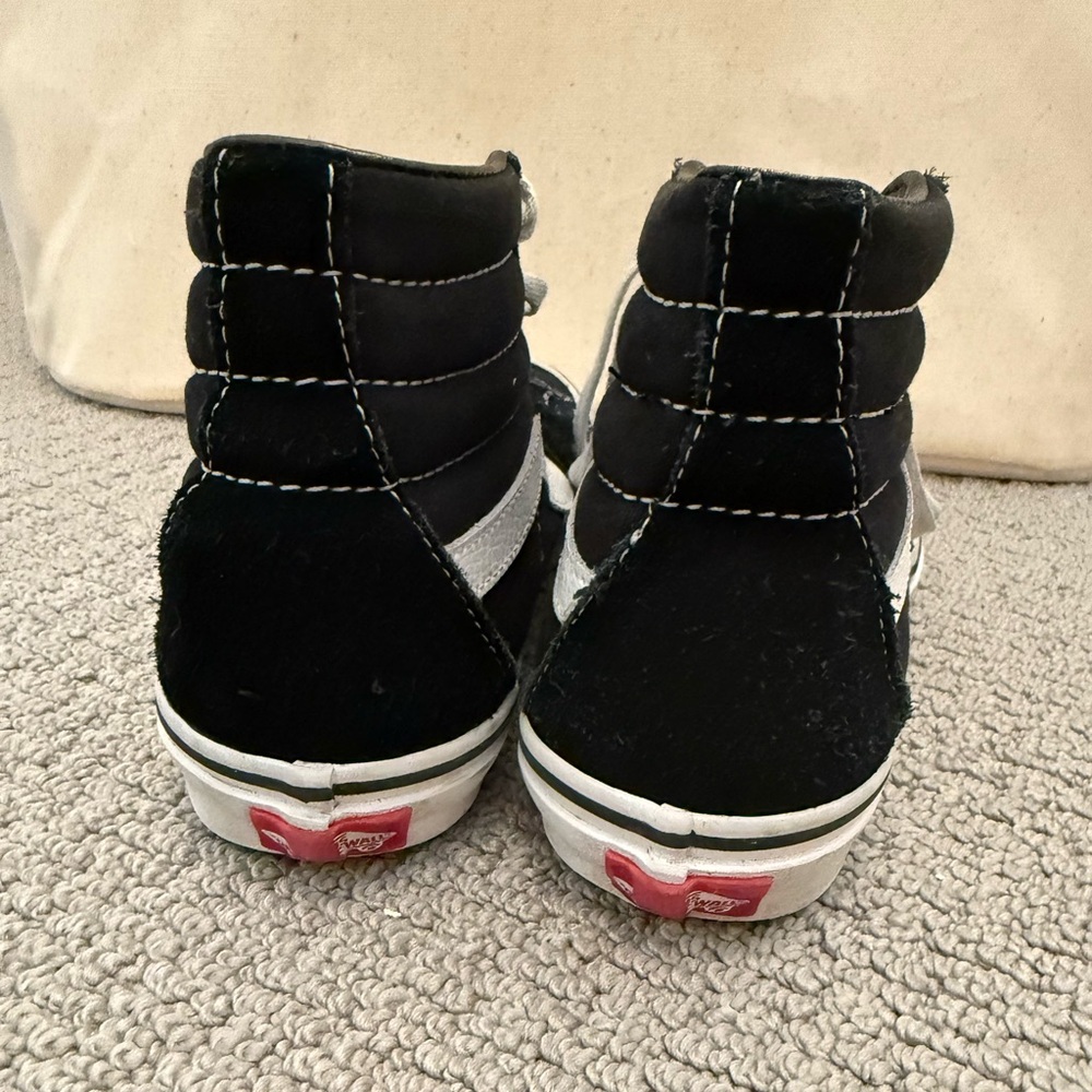 Hi-Top Vans - Picture 3 of 6